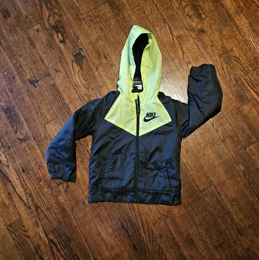 Nike windbreaker size 4t